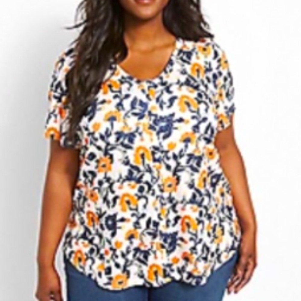 NWOT Lane Bryant classic V-neck ribbed top, cream with floral pattern, 34/36.